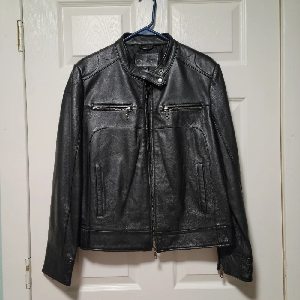 Elegant Black Leather Women's Jacket - Picture 1 of 11